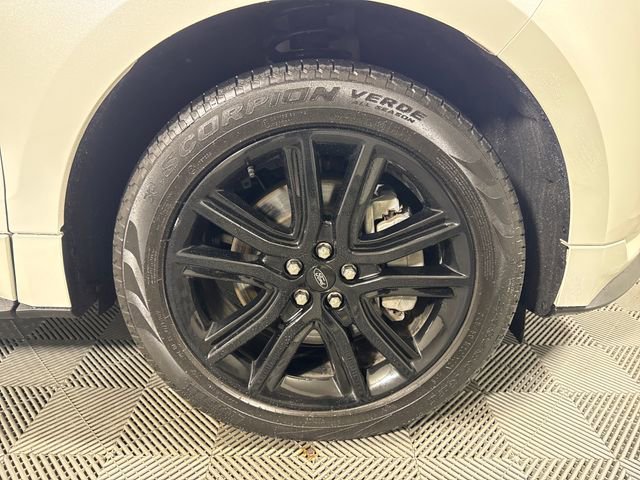 Used 2024 Ford Edge ST-Line AWD/4WD image 11