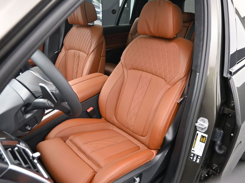 New 2026 BMW X7 xDrive40i w/ M Sport Package image 13