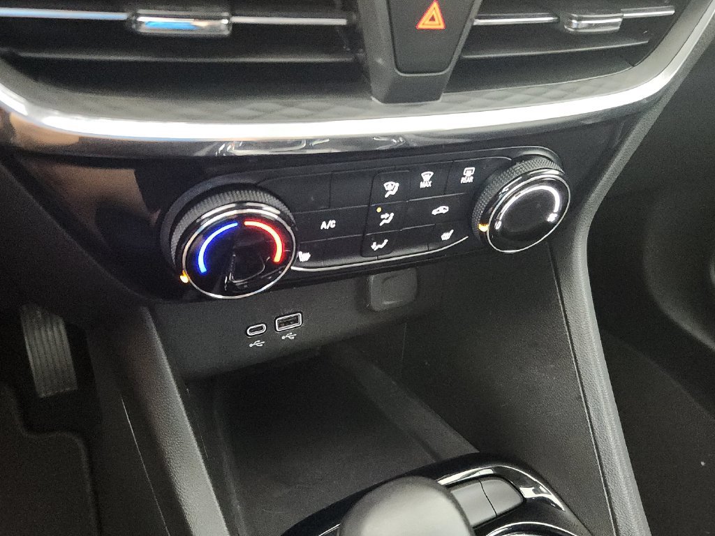 Used 2025 Buick Encore GX Sport Touring w/ Comfort Package FWD image 28