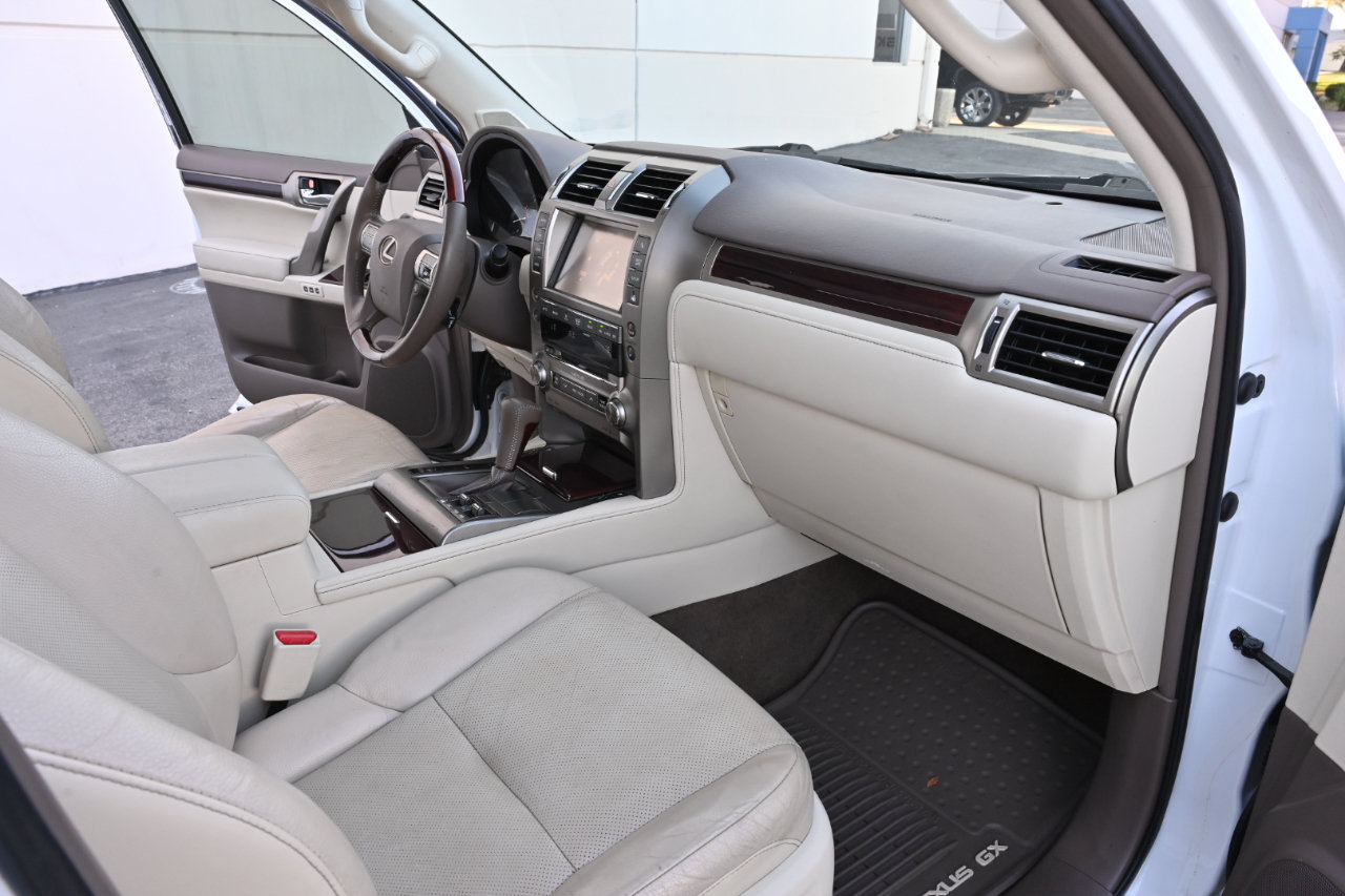 Used 2015 Lexus GX 460 w/ Premium Package AWD/4WD image 12