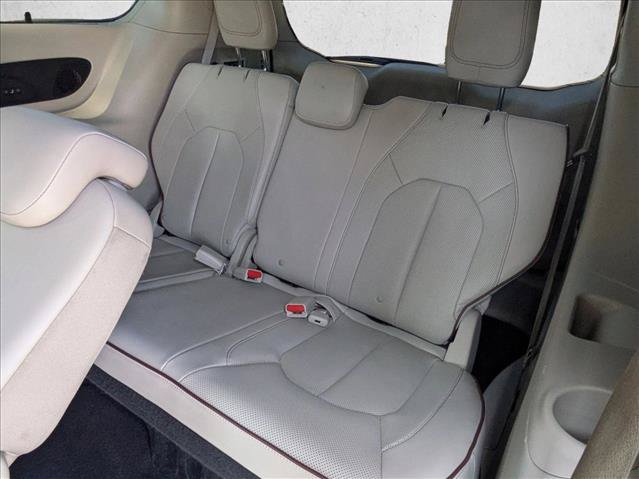 Used 2017 Chrysler Pacifica Limited w/ UConnect Theater Package FWD image 20