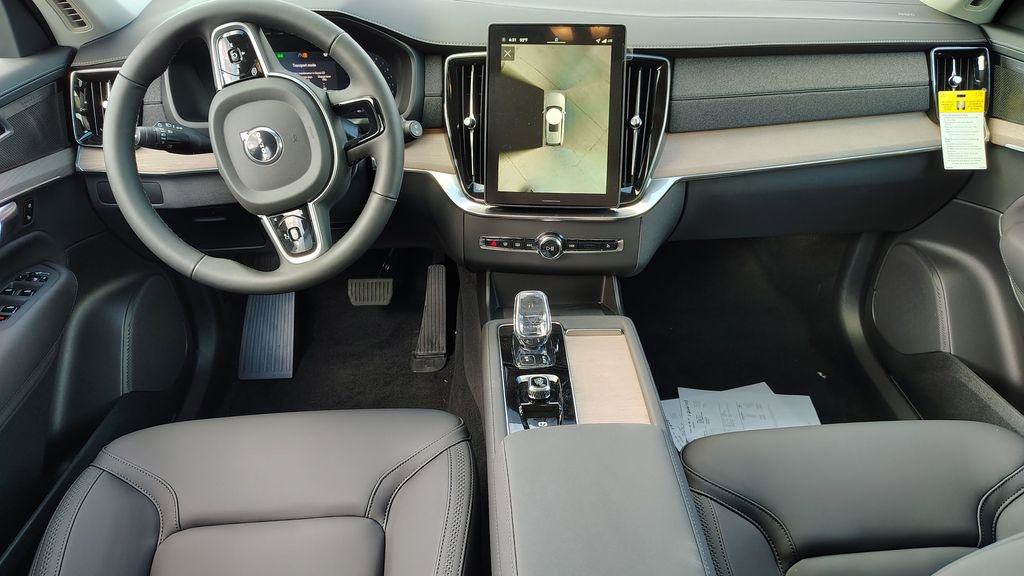 New 2026 Volvo XC90 B6 Plus w/ Protection Package Premier AWD/4WD image 12