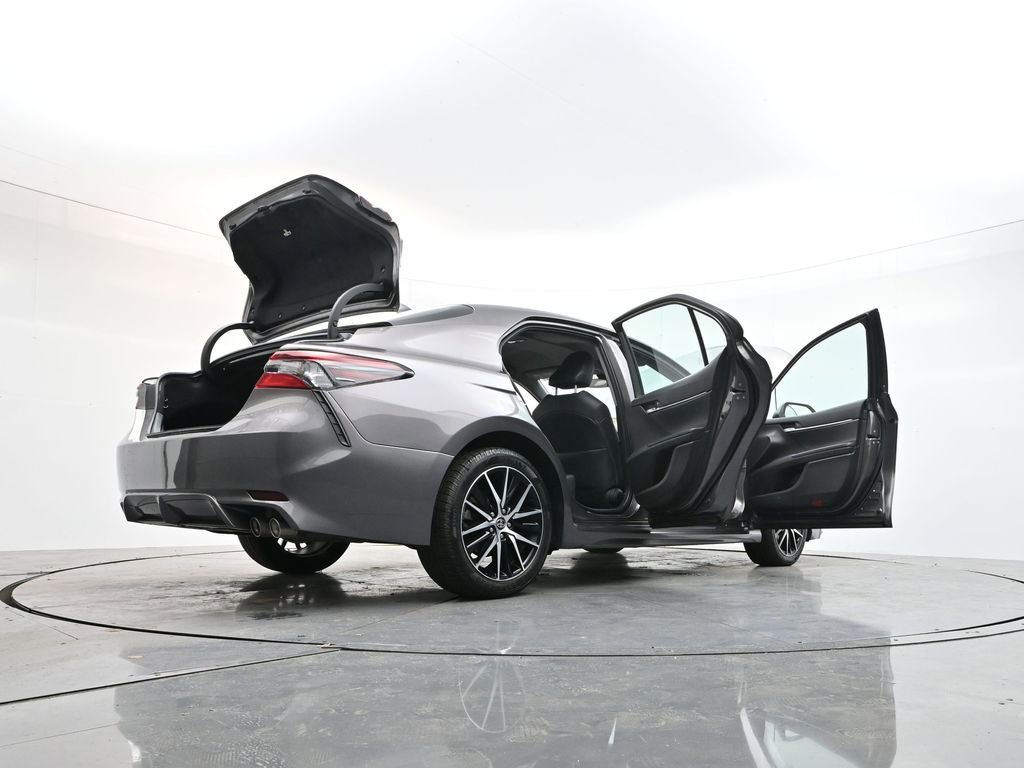 Used 2024 Toyota Camry SE image 43