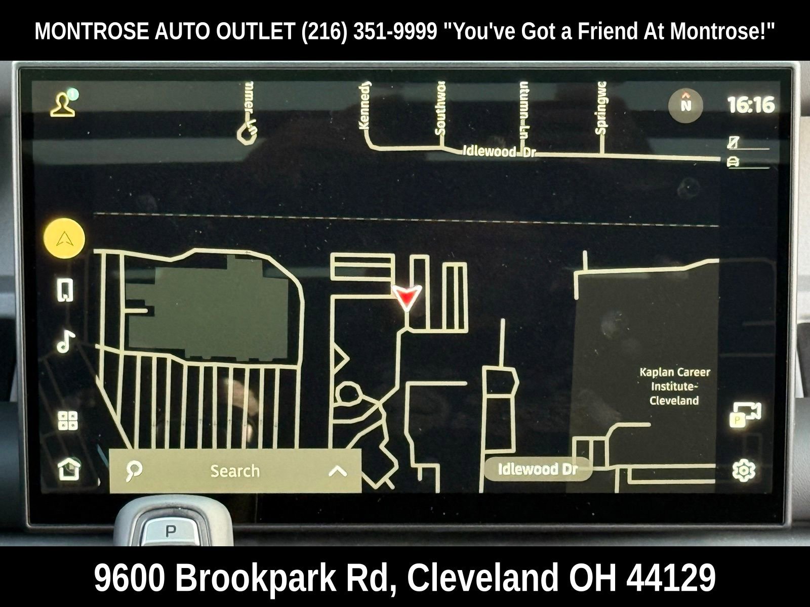 New 2026 Land Rover Defender 130 X-Dynamic SE image 23