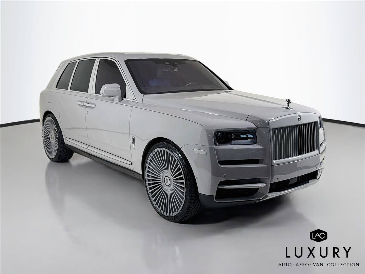 Used 2024 Rolls-Royce Cullinan Black Badge w/ Leather Finishing Pack AWD/4WD image 3