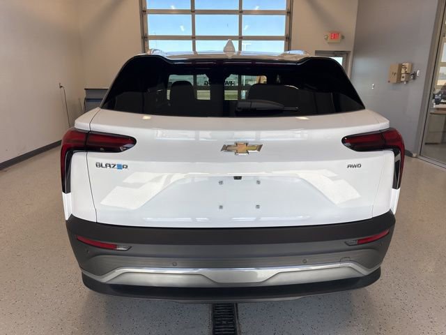 New 2025 Chevrolet Blazer EV LT AWD/4WD image 13