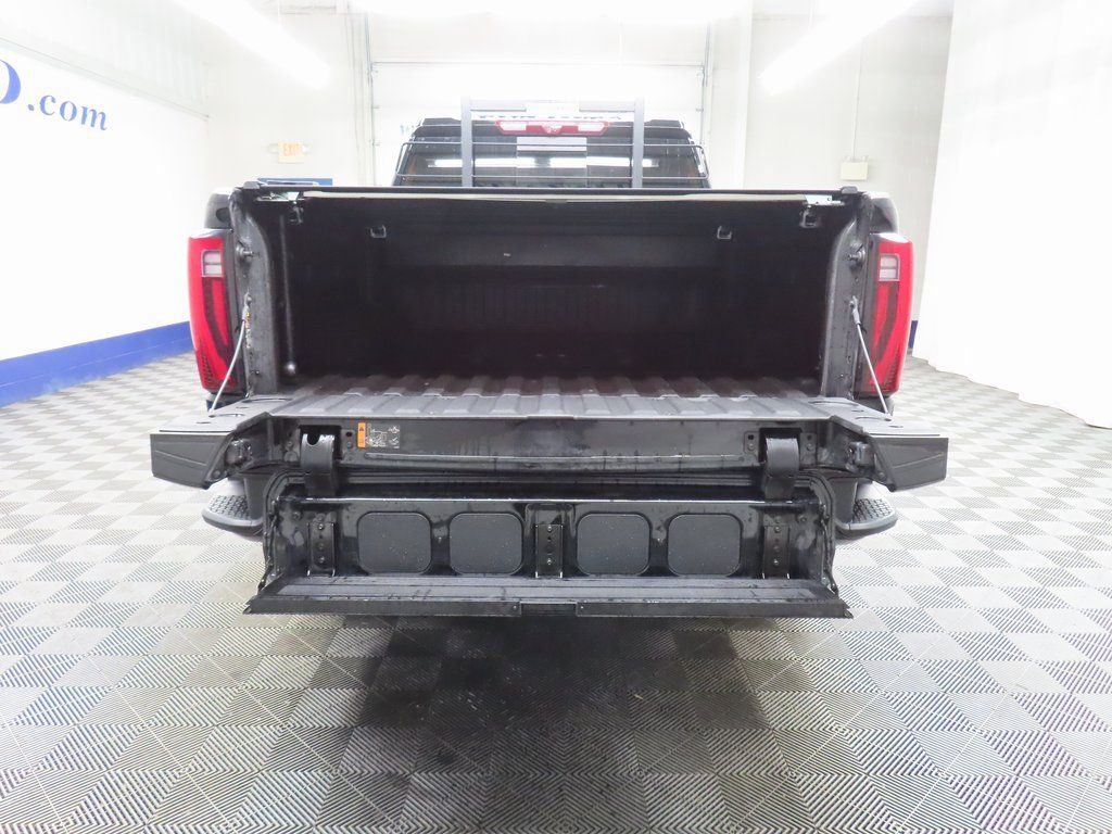 Used 2024 GMC Sierra 3500 Denali Ultimate image 40
