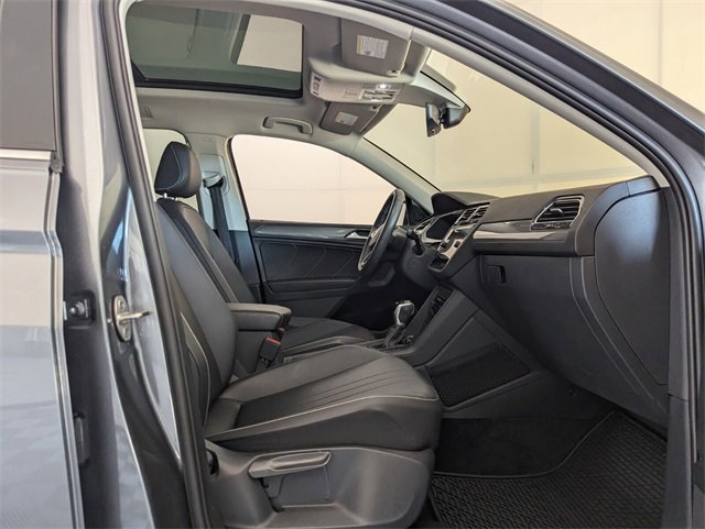 Certified 2022 Volkswagen Tiguan SE w/ Panoramic Sunroof Package image 18