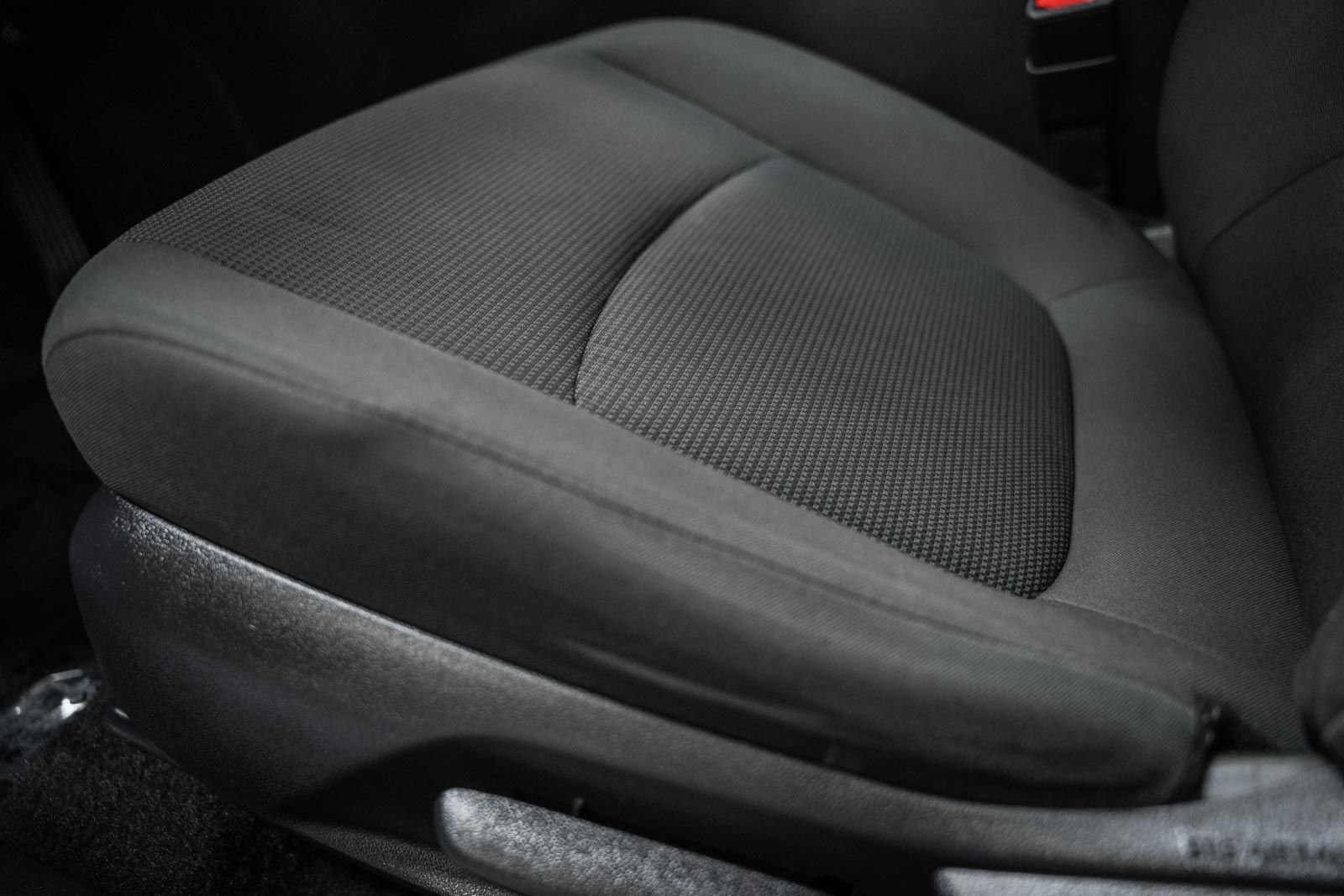 Used 2021 Toyota RAV4 LE image 37