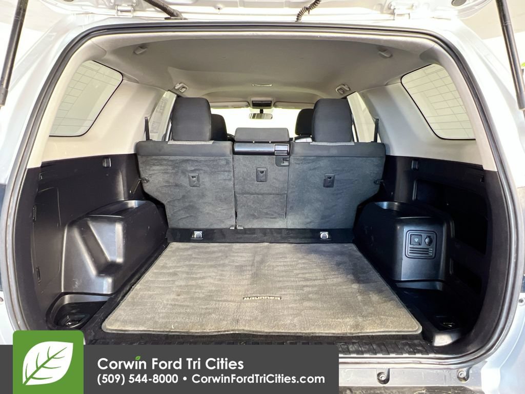 Used 2016 Toyota 4Runner SR5 w/ Four Season Floor Mat Package AWD/4WD image 14