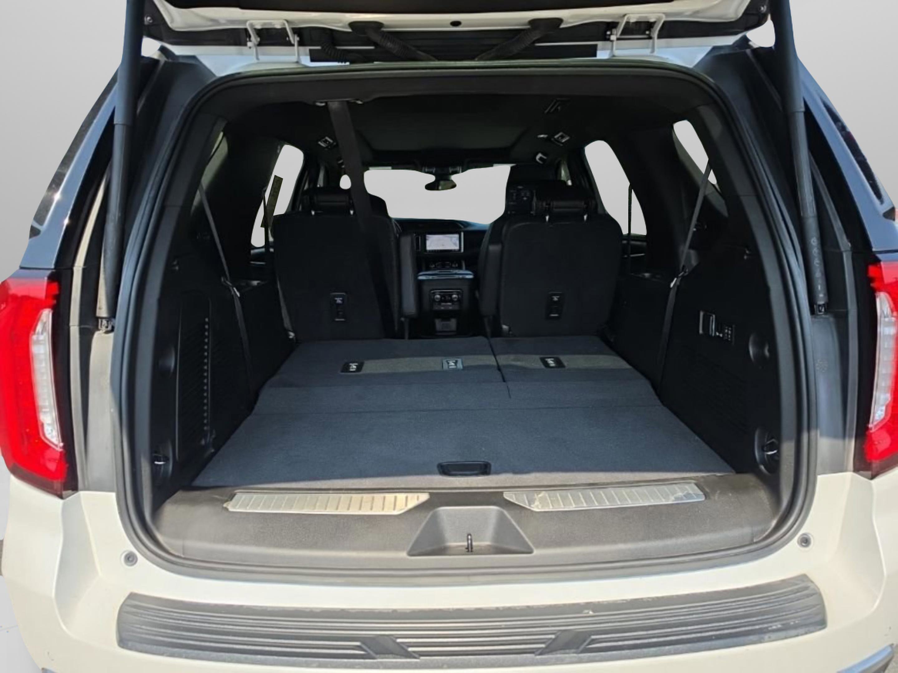 Used 2021 GMC Yukon Denali w/ LPO, Illumination Package image 17