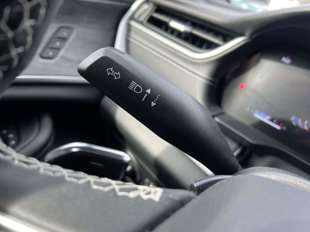 Used 2025 Jeep Grand Cherokee L Limited image 33