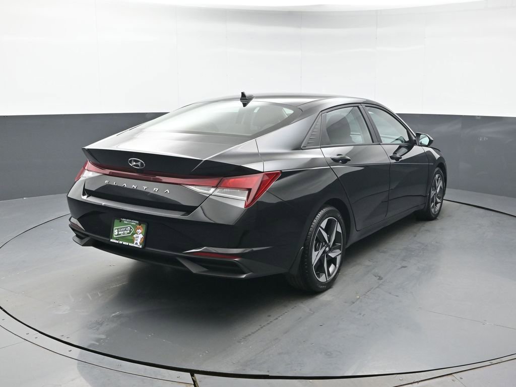 Used 2023 Hyundai Elantra SEL w/ Convenience Package FWD image 6