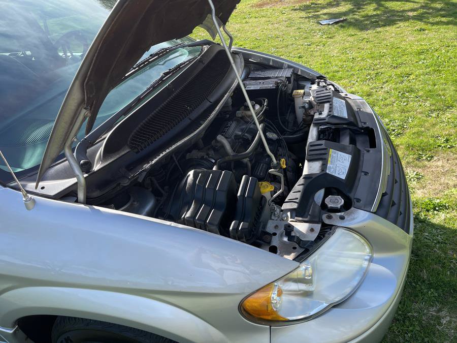 Used 2005 Chrysler Town & Country LX w/ Popular Equipment Group II FWD image 31