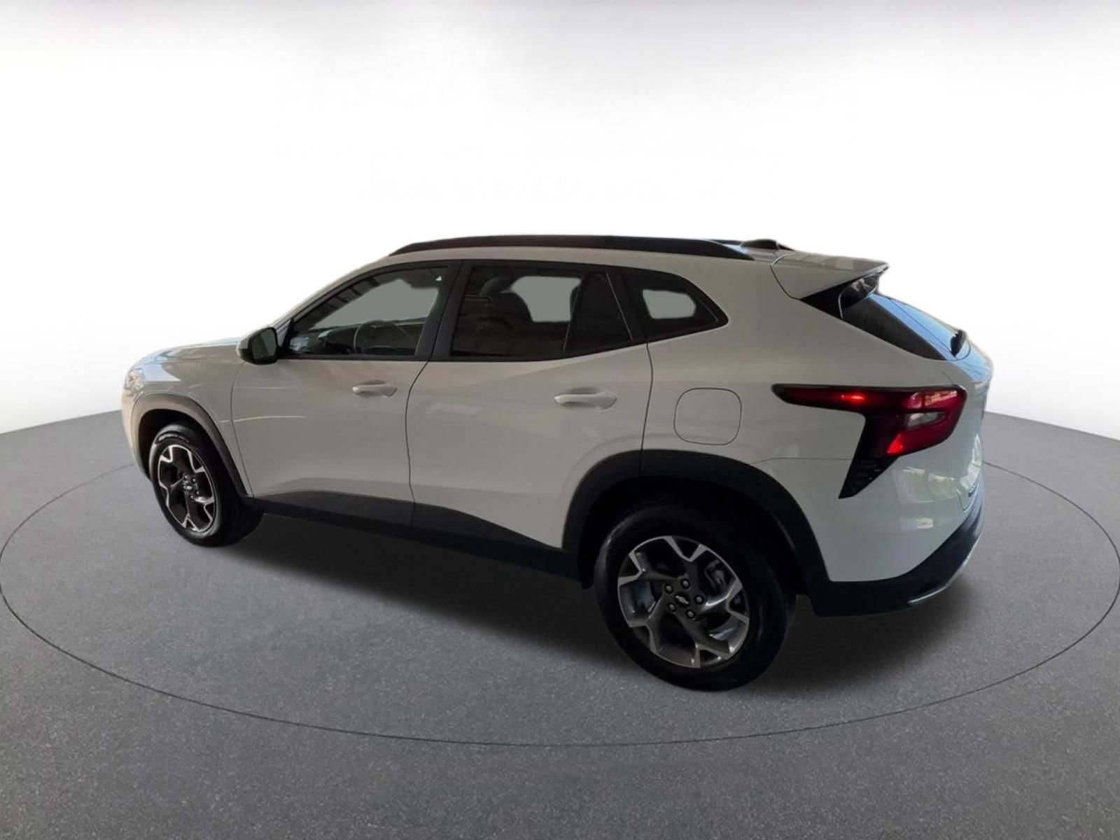 Used 2025 Chevrolet Trax LT image 10