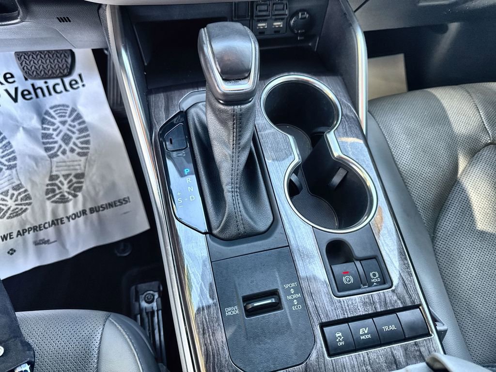 Used 2021 Toyota Highlander Platinum image 28