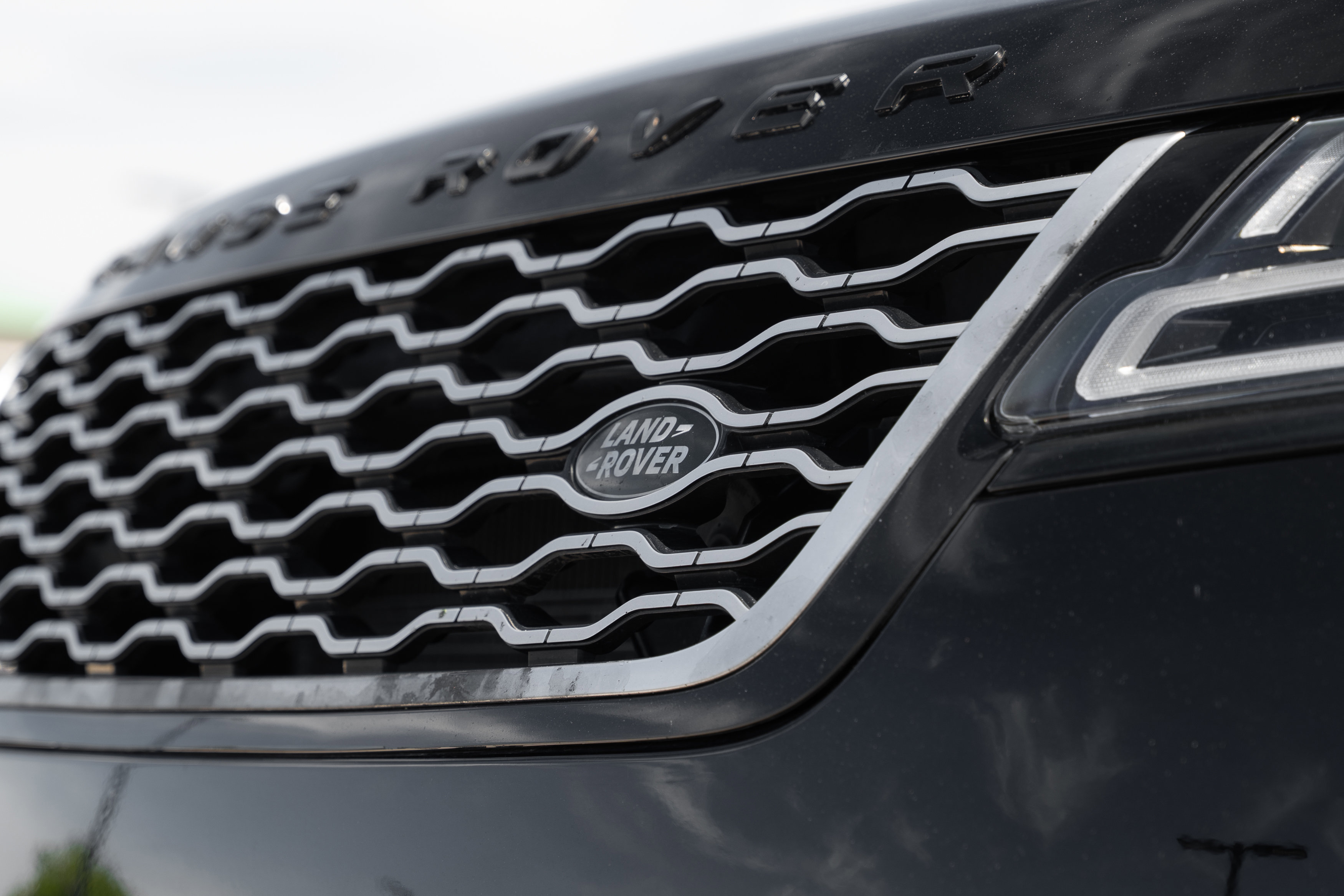 Used 2020 Land Rover Range Rover Velar S AWD/4WD image 35