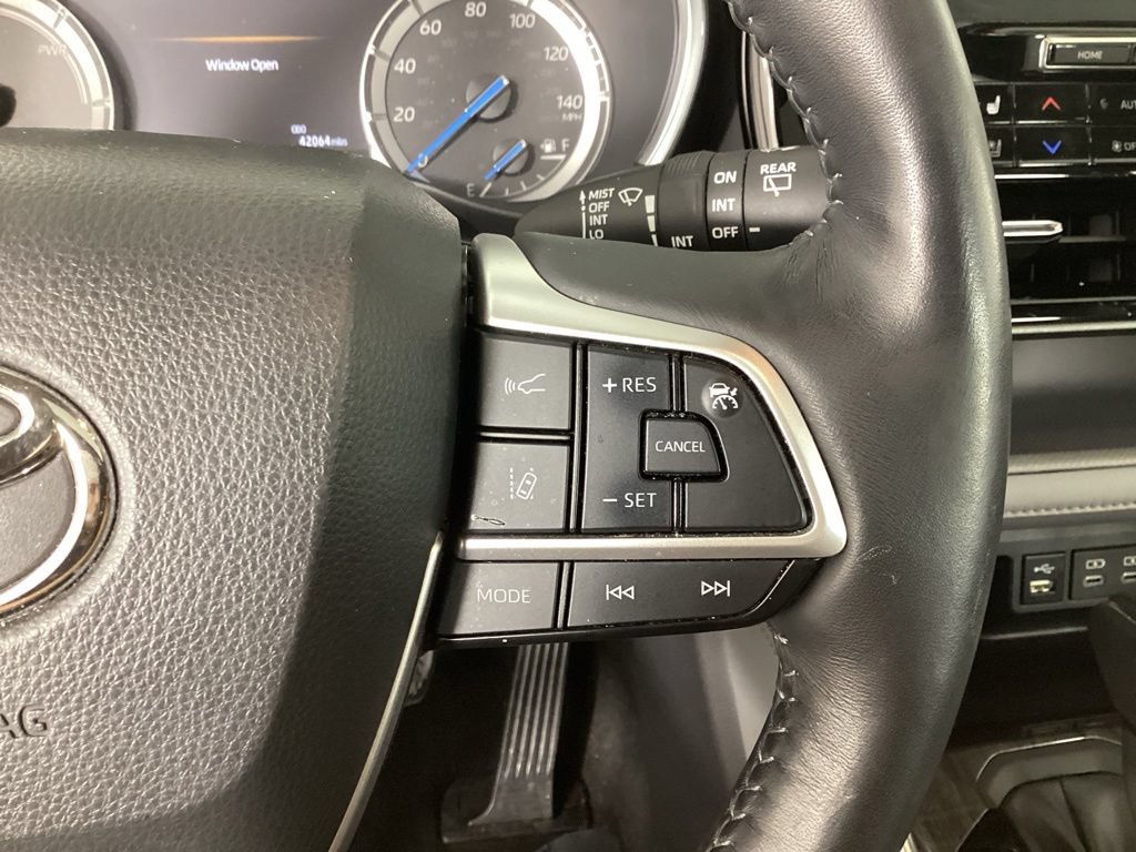Used 2022 Toyota Highlander Limited AWD/4WD image 15