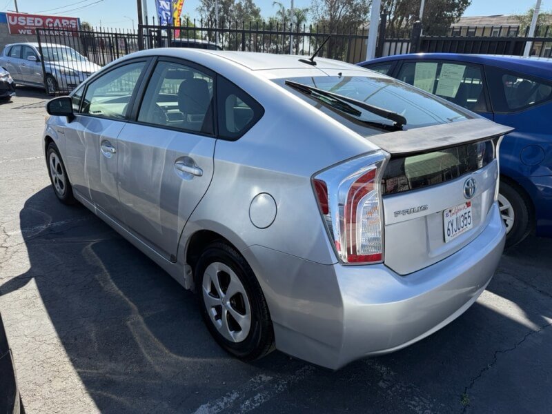 Used 2012 Toyota Prius Four FWD image 2