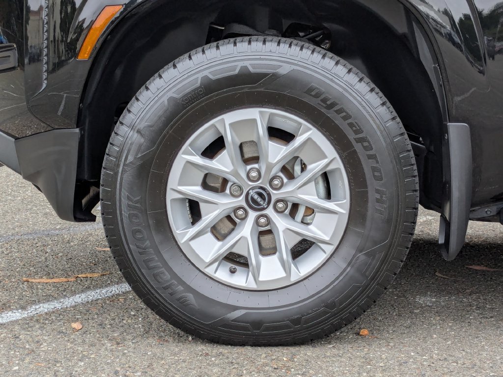 Used 2024 Nissan Frontier SV w/ Technology Package AWD/4WD image 9