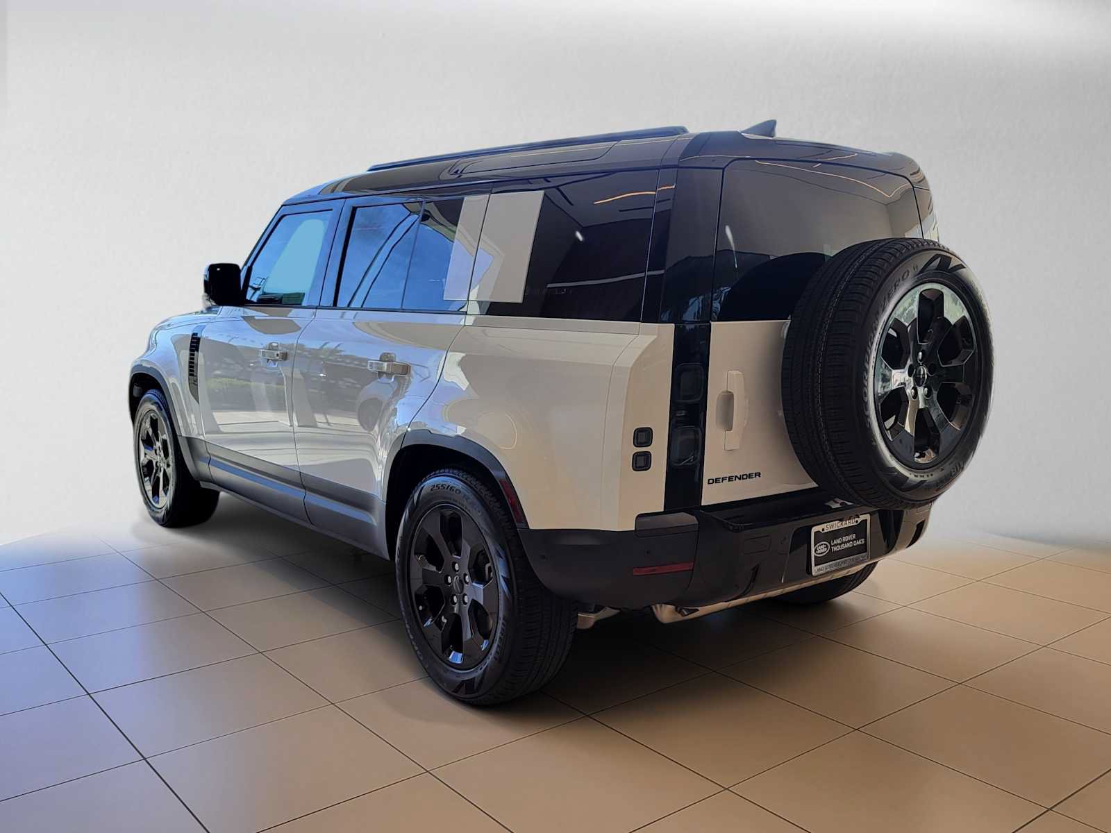 New 2026 Land Rover Defender 110 S AWD/4WD image 5