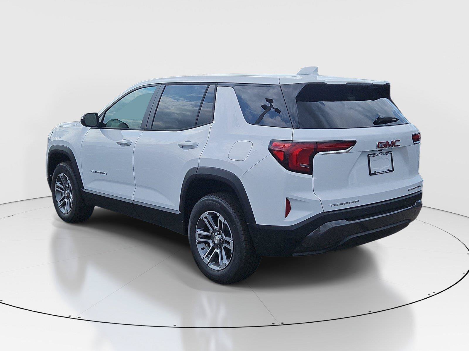New 2027 GMC Terrain Elevation FWD image 3