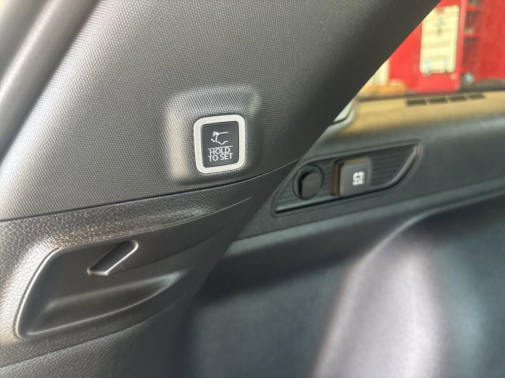 New 2025 Jeep Grand Cherokee Laredo w/ Luxury Tech Group I image 39