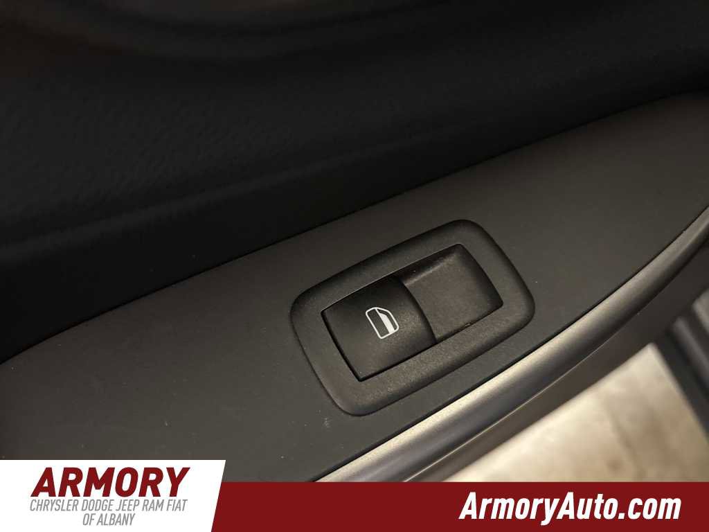 Used 2020 Jeep Cherokee Latitude Plus w/ Cold Weather Group image 23