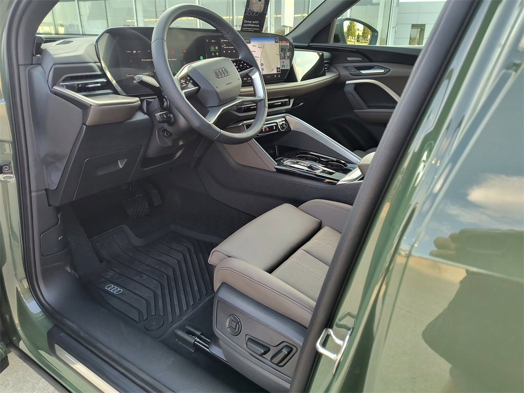 New 2025 Audi Q5 Premium Plus image 2