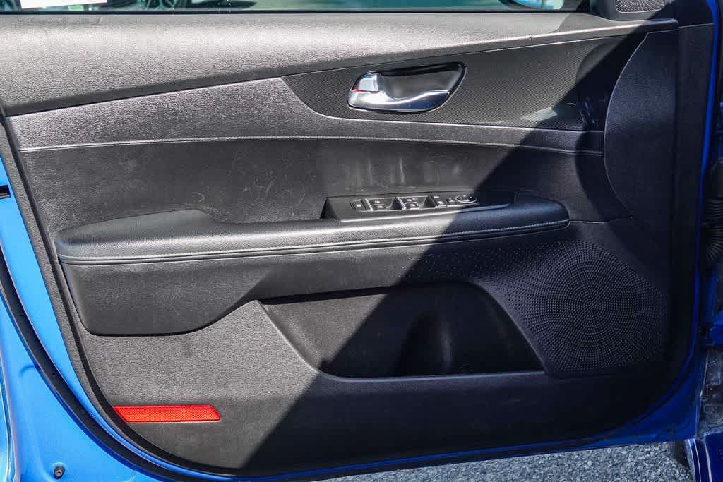 Used 2023 Kia Forte GT-Line FWD image 19