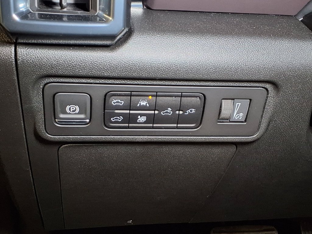 New 2026 GMC Hummer EV 4x4 Crew Cab w/ LPO, Storage Package image 16