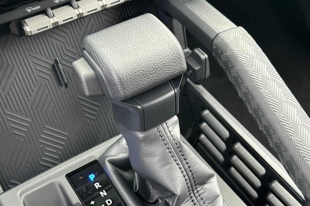 New 2026 Toyota 4Runner SR5 AWD/4WD image 19