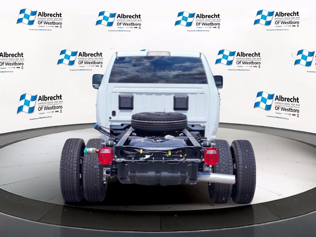 New 2026 RAM 3500 Tradesman w/ Chrome Appearance Group A AWD/4WD image 4