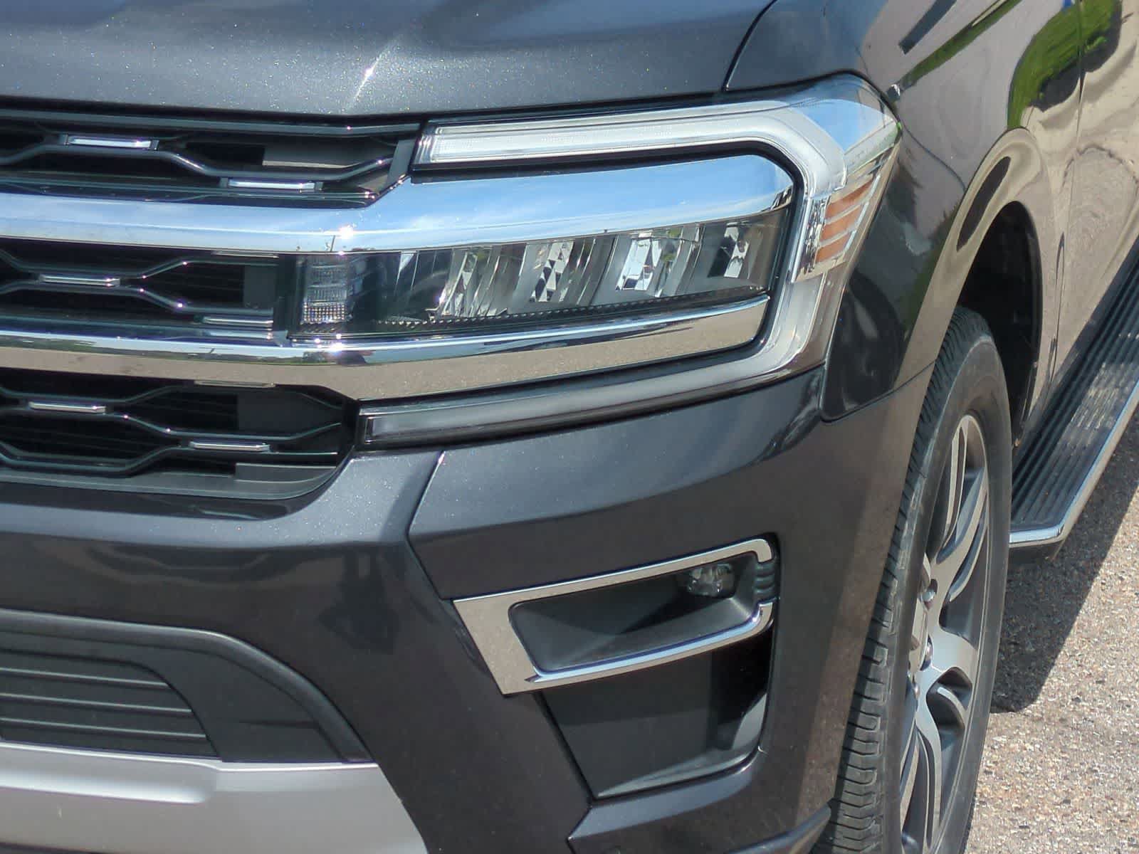 Used 2022 Ford Expedition Limited AWD/4WD image 11
