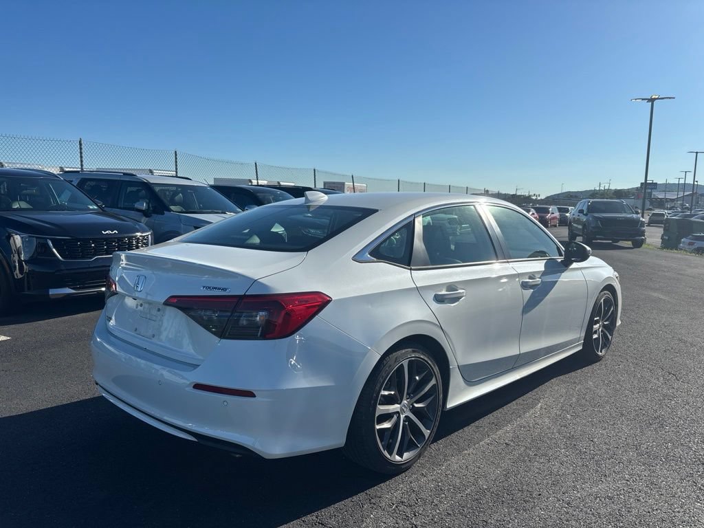 Used 2023 Honda Civic Touring image 2