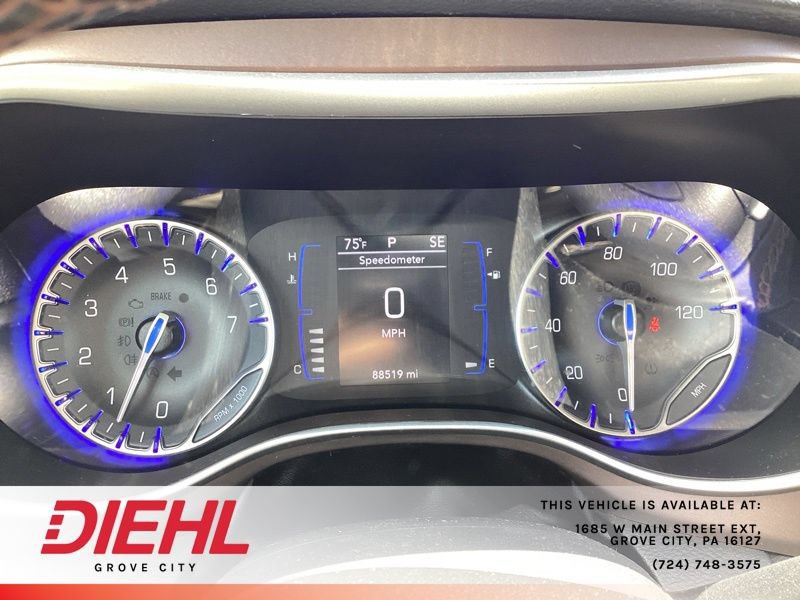 Used 2019 Chrysler Pacifica Touring Plus w/ Cold Weather Group FWD image 17