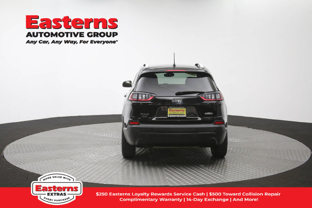 Used 2021 Jeep Cherokee Latitude Plus AWD/4WD image 37