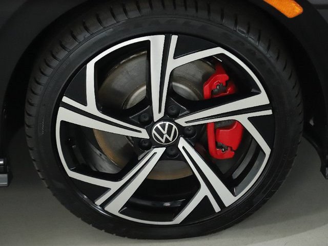 Used 2024 Volkswagen GTI SE FWD image 10