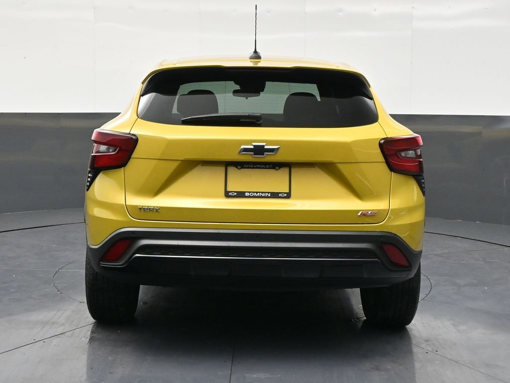 Used 2024 Chevrolet Trax RS w/ Sunroof Package image 4