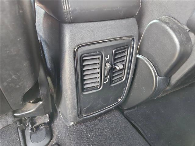 Used 2019 Jeep Grand Cherokee Laredo image 16