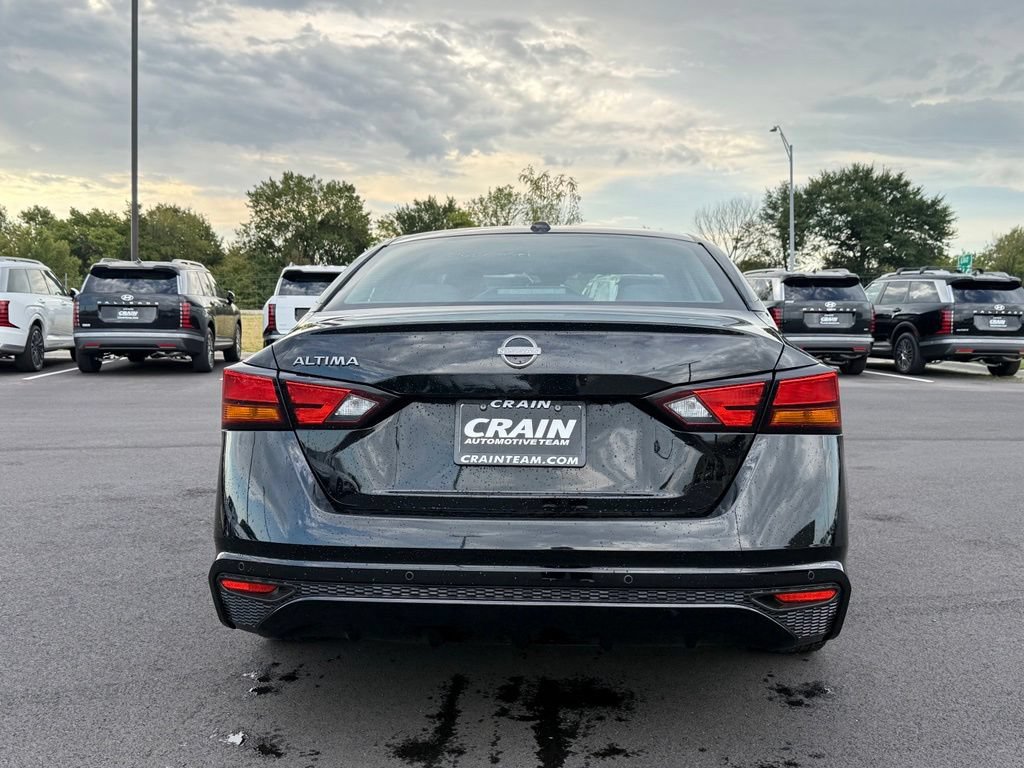 Used 2025 Nissan Altima 2.5 SV FWD image 6