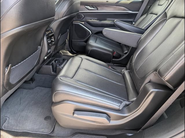 Used 2023 Jeep Grand Cherokee L Limited w/ Luxury Tech Group II AWD/4WD image 10