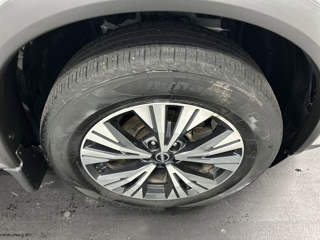 Used 2023 Nissan Rogue SV w/ SV Premium B Package image 8