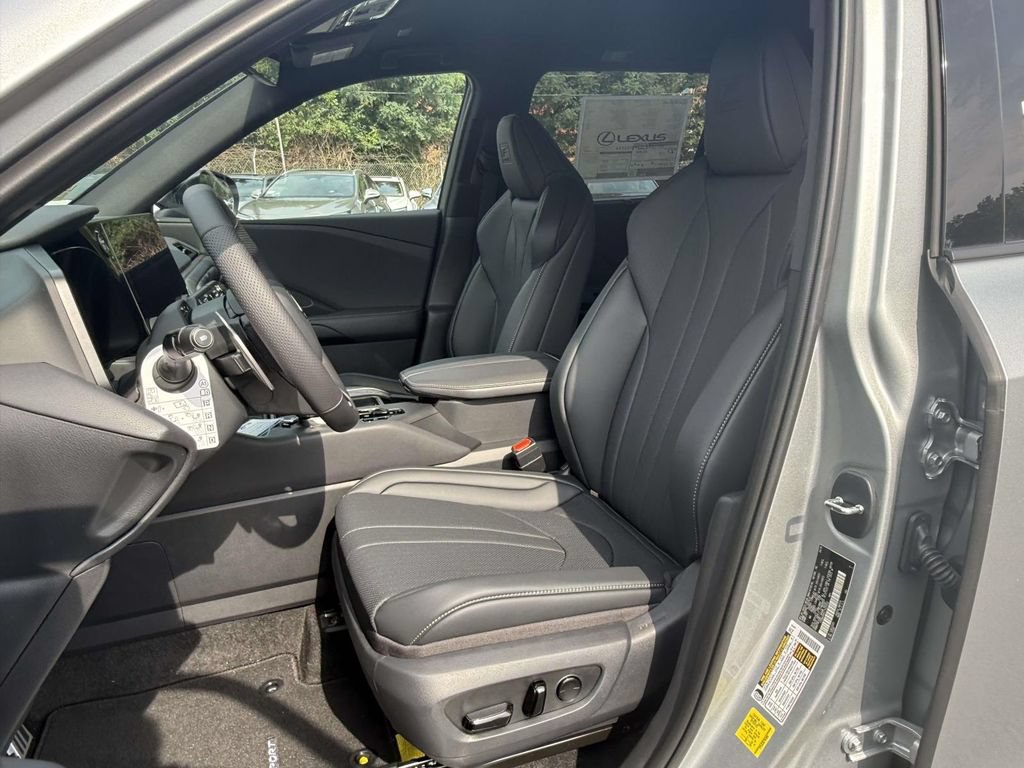 New 2026 Lexus TX 500h AWD image 2