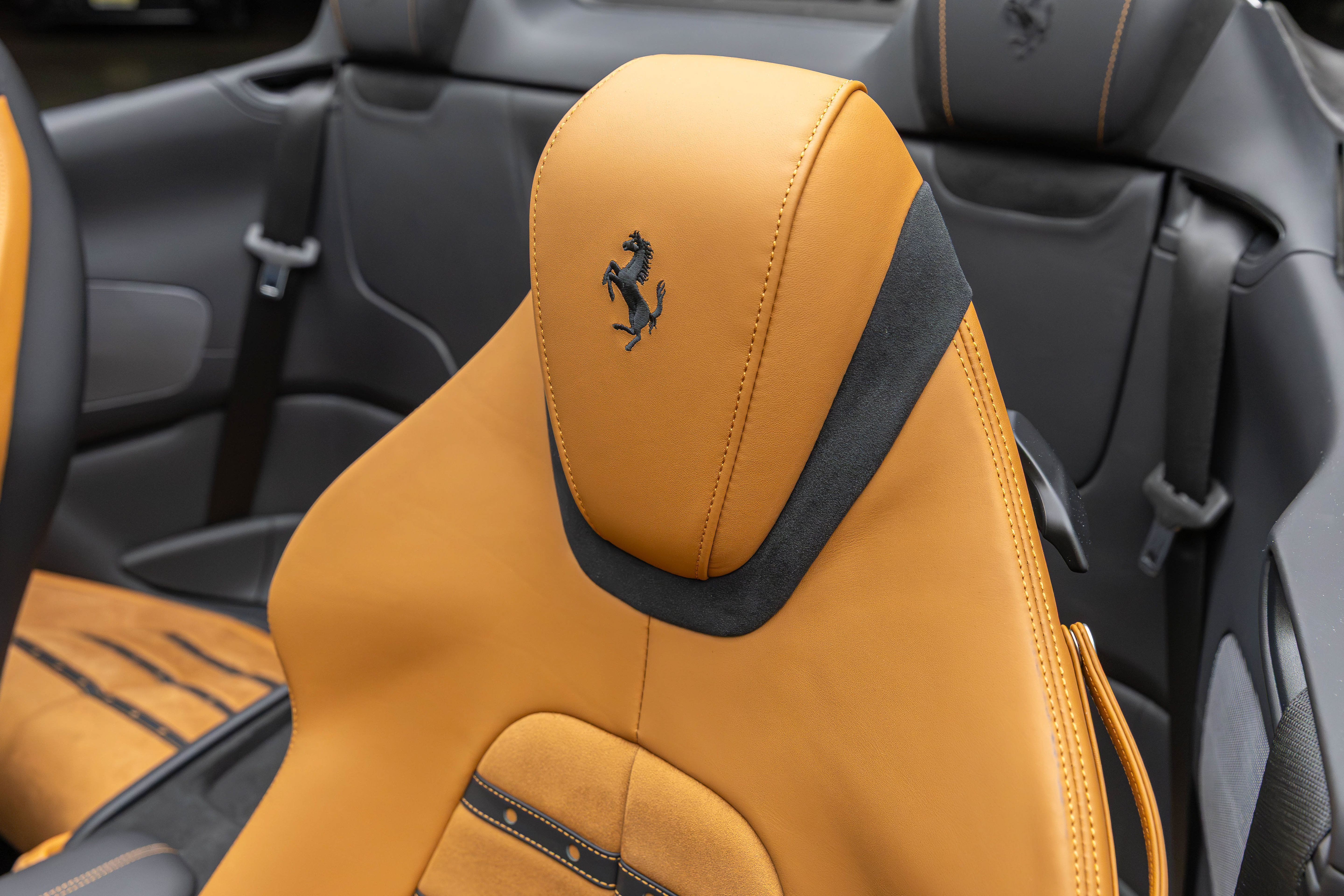 Certified 2025 Ferrari Roma Spider RWD image 46