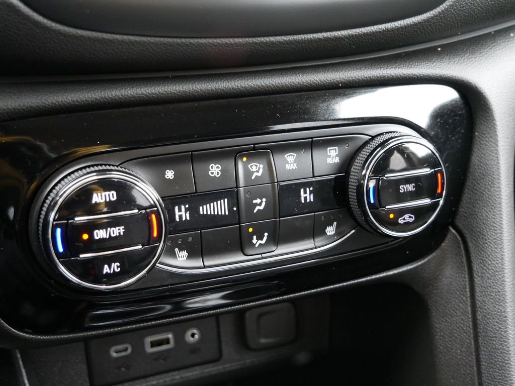 Used 2022 Buick Encore GX Select image 19