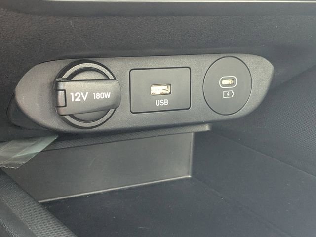 Used 2024 Hyundai Elantra SEL image 18