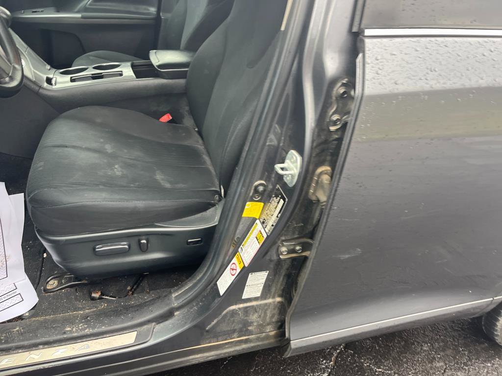 Used 2013 Toyota Venza LE AWD/4WD image 16