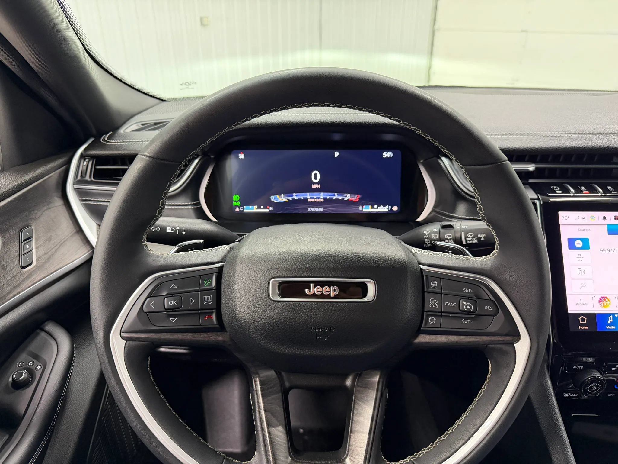 Used 2024 Jeep Grand Cherokee Limited AWD/4WD image 21