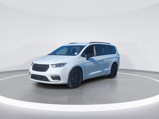 New 2026 Chrysler Pacifica Select w/ S Appearance Package FWD image 4